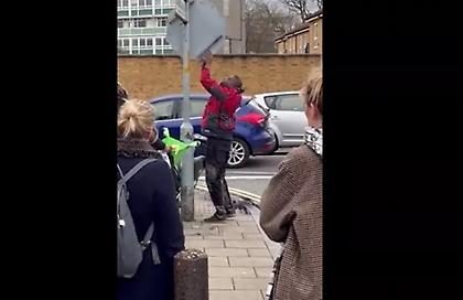 Έκλεψαν έργο του Banksy, λίγο μετά τα αποκαλυπτήριά του – Βίντεο από την στιγμή της κλοπής