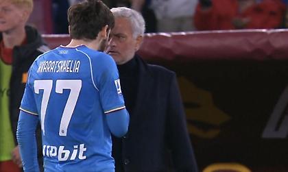 Ήρθαν κεφάλι με κεφάλι Μουρίνιο-Κβαρατσκέλια, αλλά μετά… αγκαλιάστηκαν!