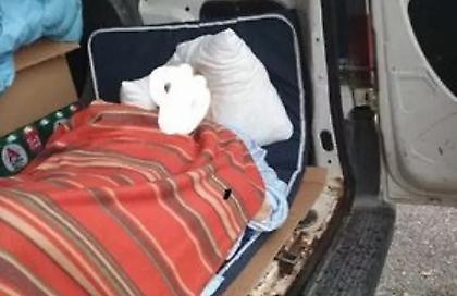 Τριτοκοσμικές εικόνες στη Ρόδο: Μετέφεραν με επαγγελματική κλούβα ηλικιωμένη με εγκεφαλικό γιατί δεν υπήρχε ασθενοφόρο