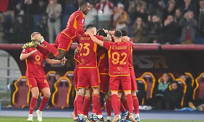 Βγήκε μπροστά ο αρχηγός και η Ρόμα καθάρισε τη Νάπολι των εννιά παικτών!