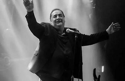 Βασίλης Καρράς: Σε λαϊκό προσκύνημα στη Θεσσαλονίκη η σορός του - Στο χωριό του στην Καβάλα η κηδεία