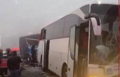 Ασύλληπτη καραμπόλα στην Κωνσταντινούπολη με έντεκα νεκρούς και 57 τραυματίες - Δείτε βίντεο