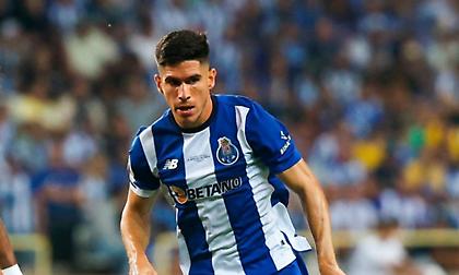 Νικολακόπουλος: «Έγκαιρα φέρνει τον φορ ο Ολυμπιακός, έπονται και άλλες κινήσεις»