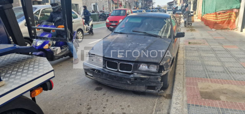 Βόλος: Πάρκαρε παράνομα το αυτόκινητό του, αφαίρεσε τις πινακίδες και πήγε για τσίπουρο