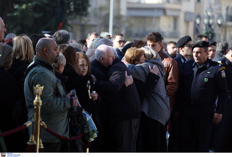 Γιώργο Λυγγερίδη: Θρήνος στο τελευταίο «αντίο» στον αστυνομικό