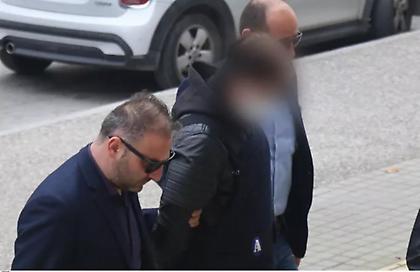 Θεσσαλονίκη: Δίωξη για ανθρωποκτονία με δόλο στον Νορβηγό που σκότωσε τον αστυνομικό σε μπαρ