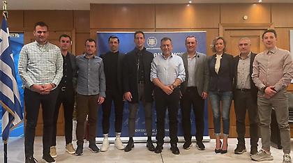 Βρούτσης στους διαιτητές: «Κάμερες υψηλής ευκρίνειας και στους διαδρόμους των αποδυτηρίων»