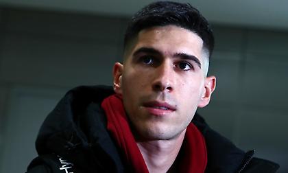 Ναβάρο: «Μεγάλη ομάδα ο Ολυμπιακός, με ήθελε ο Καρβαλιάλ και αυτό βοήθησε πολύ στο να έρθω»