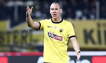 ΑΕΚ: Θλαστικό τραύμα και ράμματα για τον Βίντα