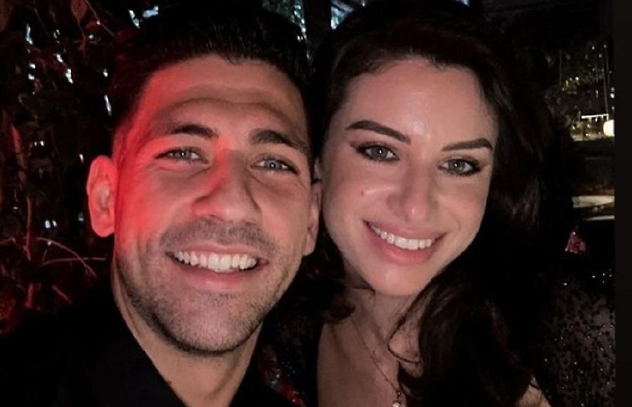 Ο Μπακασέτας ευχήθηκε καλή χρονιά αποκαλύπτοντας την εντυπωσιακή του σύντροφο