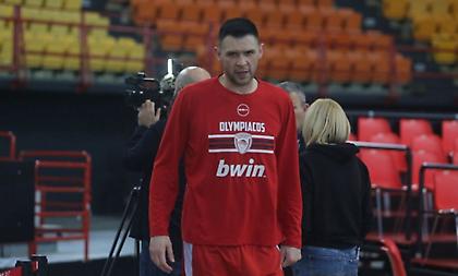 Παπανικολάου: «Ελπίζω σε ένα γεμάτο ΣΕΦ για να μπούμε με το δεξί»