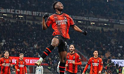 Ισοπέδωσε την Κάλιαρι και… έφυγε για τους «8» η Μίλαν!