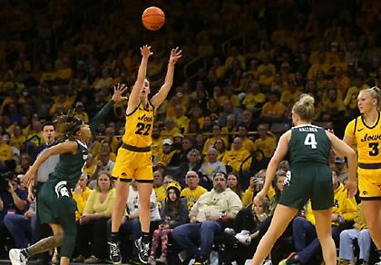 Η Κέιτλιν Κλαρκ απέδειξε ότι είναι ο… θηλυκός Στεφ Κάρι: 40άρα με 8 τρίποντα και buzzer beater από τα 9 μέτρα!