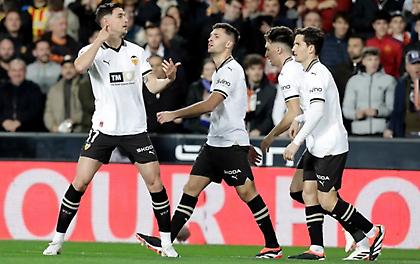 Όλο και ανεβαίνει και η Βαλένθια, «δάγκωσε» και τη Βιγιαρεάλ