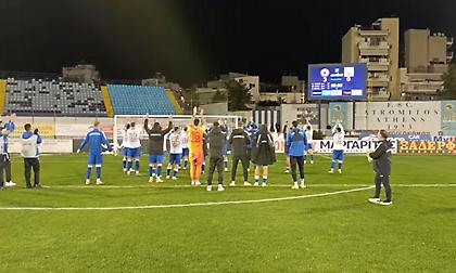 Ατρόμητος: Αποθεώθηκαν από τη θύρα… ταράτσα οι παίκτες του