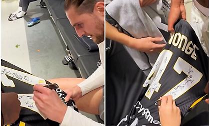 Έκανε ντεμπούτο με τη Γιουβέντους και έβαλε τους συμπαίκτες του να υπογράψουν στη φανέλα του ο 18χρονος Μπουντέ!