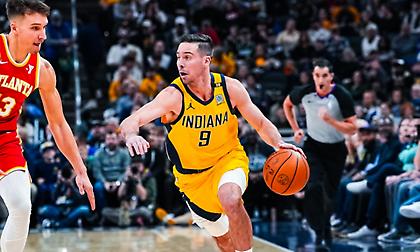 Διέλυσαν τους Χοκς με 150άρα οι Πέισερς, πάρτι για Νικς στη Φιλαδέλφεια