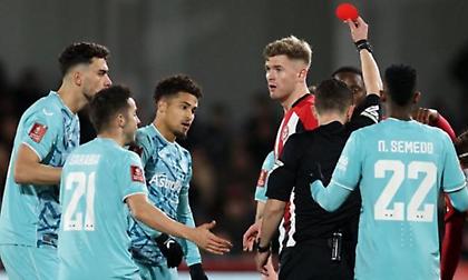 Η εξήγηση για τη στρογγυλή κόκκινη κάρτα στον Ζοάο Γκόμες της Γουλβς