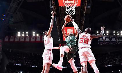 Η φοβερή αλλά όχι αρκετή εμφάνιση του Γιάννη Αντετοκούνμπο στο Χιούστον