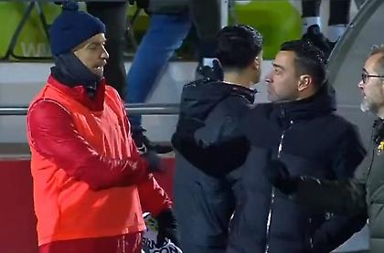 Αρπάχτηκε με παίκτες της ερασιτεχνικής Μπαρμπάστρο ο Τσάβι μετά την αγχωτική πρόκριση της Μπαρτσελόνα