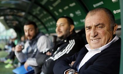 Νικολογιάννης: «Έχει προχωρήσει πολύ η απόκτηση στόπερ - Ίσως βασικός σε κάποια από τα προσεχή ματς ο Σπόραρ»