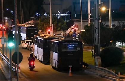 Έρχονται συλλήψεις για τη δολοφονία του αστυνομικού στου Ρέντη - Ταυτοποιήθηκαν χούλιγκαν - Αστυνομία στο «Καραϊσκάκη»
