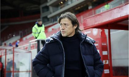 Οργή στην ΑΕΚ με το συνδρομητικό για Κούγια: «Έκανε στην άκρη τον προπονητή μας για να προβληθεί αυτό το θλιβερό θέαμα»