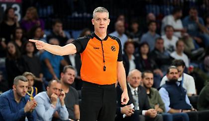 Οι διαιτητές στο Μπαρτσελόνα-Ολυμπιακός