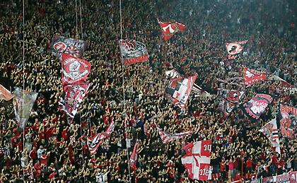 Ψυχολογικό ντοπάρισμα από οπαδούς του Ολυμπιακού στην αποστολή πριν το ντέρμπι!