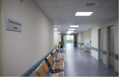 Σε κρίσιμη κατάσταση ο 4χρονος που ξυλοκοπήθηκε από τον πατριό του - Για τρίτη φορά νοσηλεύεται το αγόρι