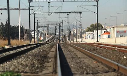 Τρένο της γραμμής Θεσσαλονίκη-Δράμα προσέκρουσε σε δέντρο - Τραυματίστηκε μηχανοδηγός