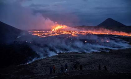 Νέα έκρηξη ηφαιστείου στην Ισλανδία, στην χερσόνησο Ρεϊκιάνες
