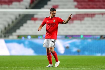 Νικολακόπουλος: «Προχωράει για Γκαστόν Ερνάντες, κλωτσάει η Μπενφίκα για Τσικίνιο»