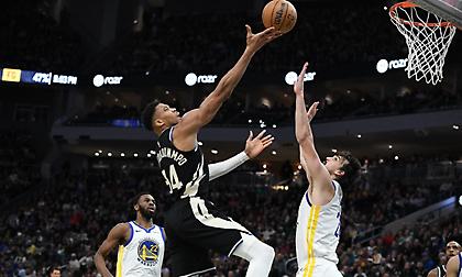 Τα highlights της 33άρας του Αντετοκούνμπο απέναντι στους Γουόριορς