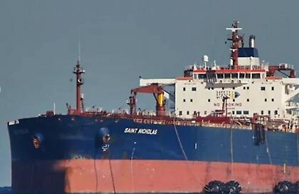 Ασφαλείς και καλά στην υγεία τους οι 19 ναυτικοί του υπό κατάληψη ελληνόκτητου τάνκερ ST. NIKOLAS