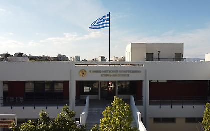 Καταδρομική επίθεση κουκουλοφόρων στο κτίριο διοίκησης του ΕΜΠ