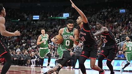 Οι Σέλτικς πέτυχαν την 8η σερί νίκη τους κόντρα στους Ράπτορς