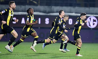 Το κοντράστ συναισθημάτων στο φινάλε του Άρης-ΑΕΚ