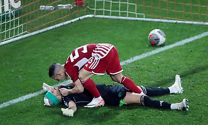 Το υπέροχο στιγμιότυπο με την… καζούρα του Ποντένσε στον Λοντίγκιν!