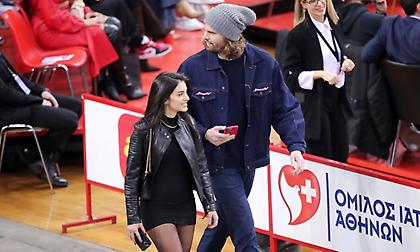 Στο ΣΕΦ ο Μπόγρης, αποθεώθηκε από τον κόσμο του Ολυμπιακού