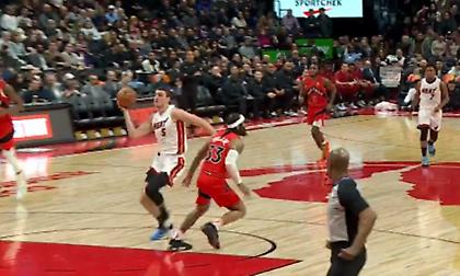 Τον... έστειλε για σπίρτα: Η μαγική προσποίηση του Γιόβιτς στον Τρεντ Τζούνιορ!