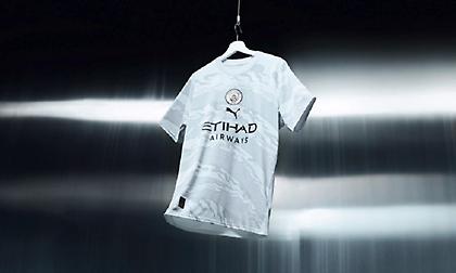 Η νέα φανέλα της Μάντσεστερ Σίτι είναι εμπνευσμένη από τη χρονιά του «Δράκου»