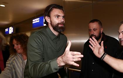 Τα κλικς από την άφιξη του Ντραγκόφσκι για τον Παναθηναϊκό