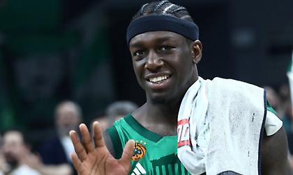 Απίθανος Ναν: Δεν έχει χάσει βολή από τότε που ήρθε στην Ελλάδα!