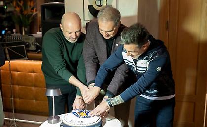 Έκοψε την πρωτοχρονιάτικη πίτα ο Αστέρας: Το φλουρί στον αρχηγό Μουνάφο και στον Μιριτέλο