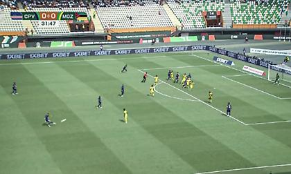 «Κάρφωσε» τη Μοζαμβίκη με φάουλ από το... σπίτι του ο Μπεμπέ!