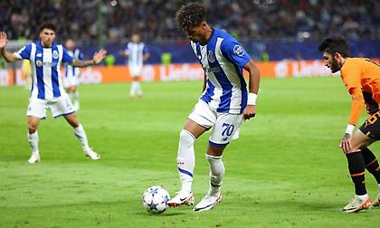 Ο Ολυμπιακός μιλάει με Πόρτο και για Μπόρζες!