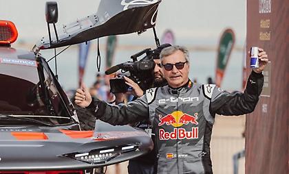 Έγραψε ιστορία ο 61χρονος Κάρλος Σάινθ κατακτώντας για τέταρτη φορά το Ράλι Ντακάρ