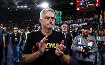 «Αιώνια δόξα Ζοσέ Μουρίνιο»: Γιούχα στους παίκτες και απίθανη αποθέωση για τον Πορτογάλο στο «Ολίμπικο»