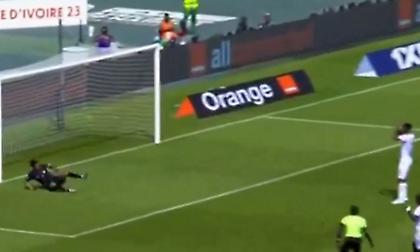 Έχασε πέναλτι κόντρα στο Μαρόκο ο Μπακαμπού